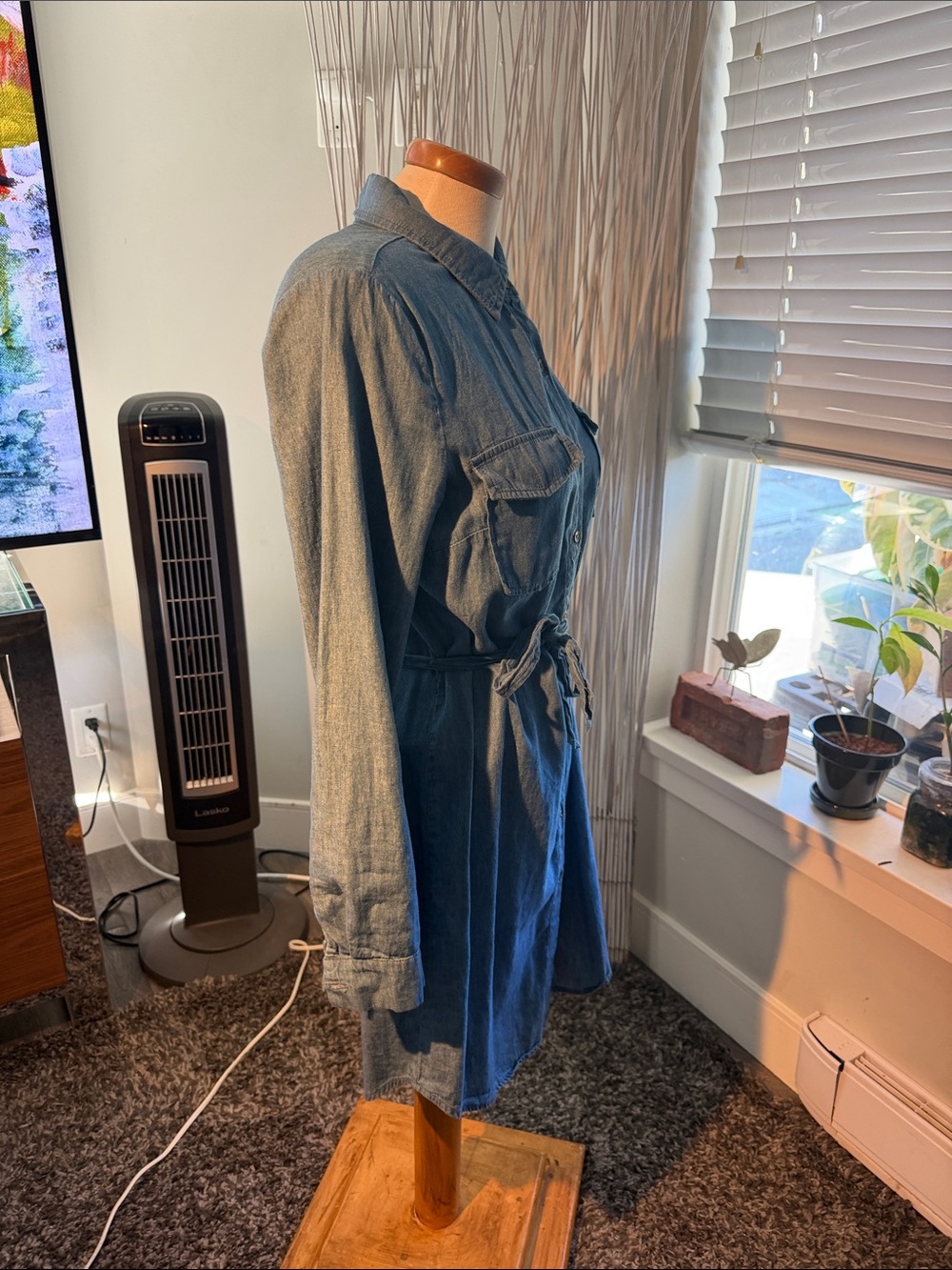 JustFab Chambray Shirt Dress in Blue S - Picture 7 of 10